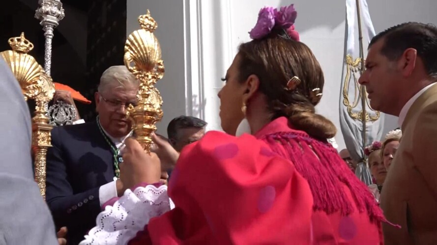 PRESENTACIÓN DE LA HDAD. DE EMIGRANTES ANTE LA BLANCA PALOMA