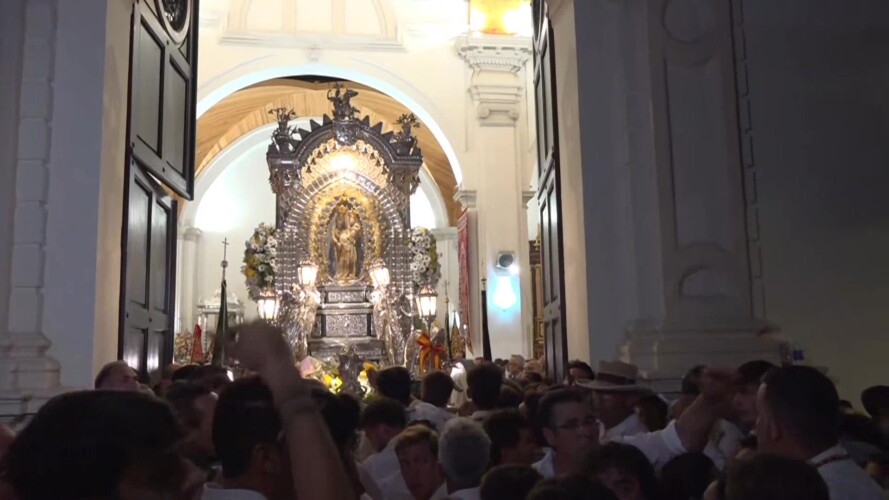 LLEGADA DE LAS VÍRGENES DE LOS MILAGROS Y LA BELLA